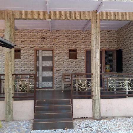 Hotel New Alpha House Matheran Esterno foto