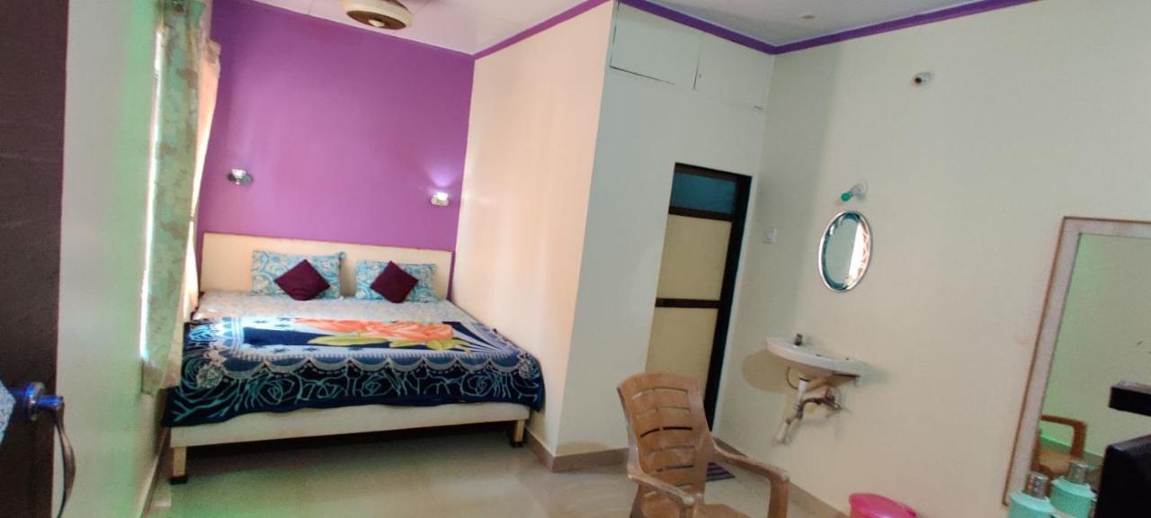 Hotel New Alpha House Matheran Esterno foto