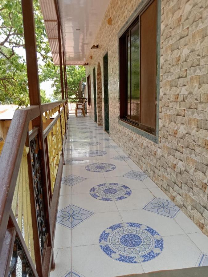 Hotel New Alpha House Matheran Esterno foto