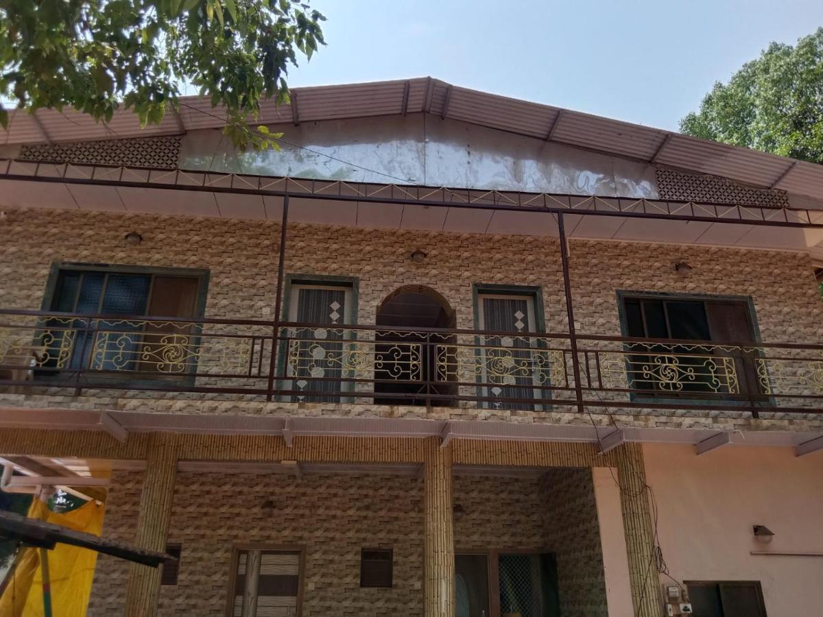 Hotel New Alpha House Matheran Esterno foto
